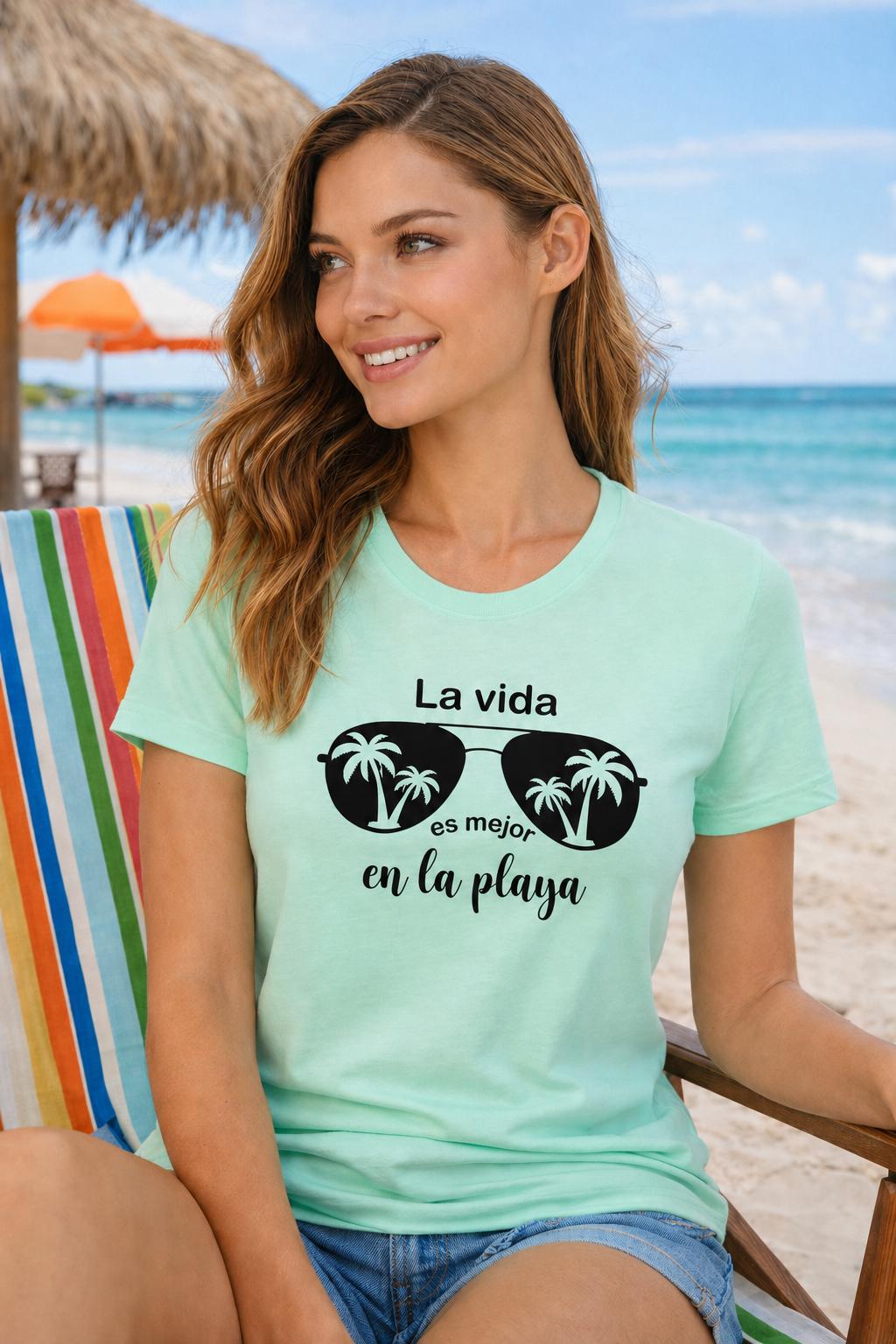 Playera  para la playa o vacaciones modelo “La vida es mejor en la playa”